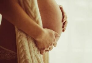 Mães solo: mais de 11 milhões de mulheres criam sozinhas os filhos