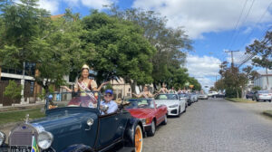 Caxias do Sul respira tradição com carreata da 35ª Festa Nacional da Uva